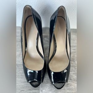 Black patent peep-toe pumps size 6M